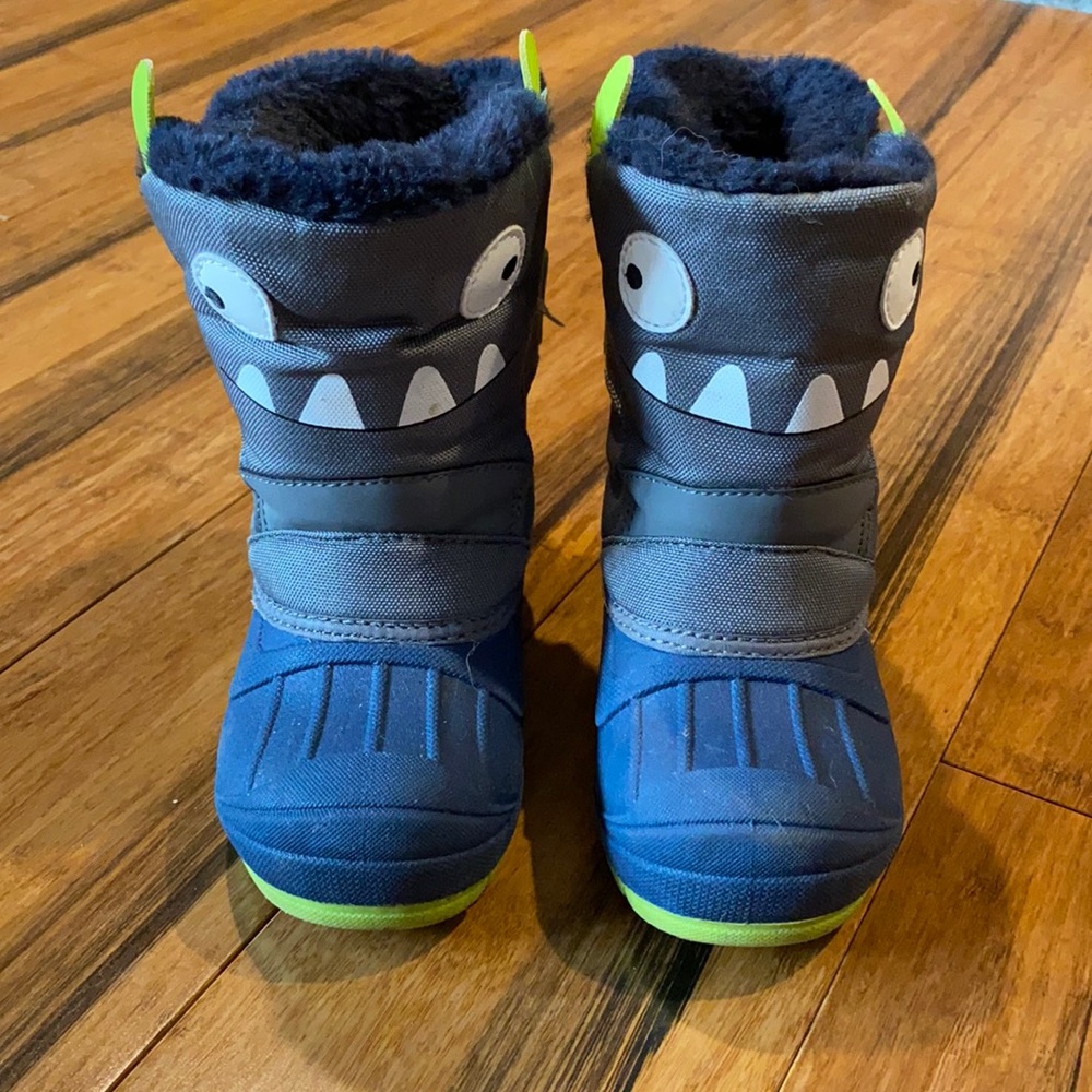 Cat and Jack Toddler Snow Boots size 8
